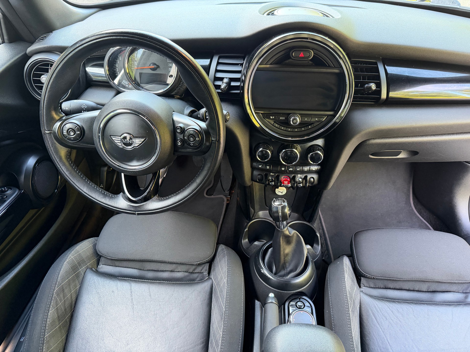 MINI Cooper Hyde Park-image-9
