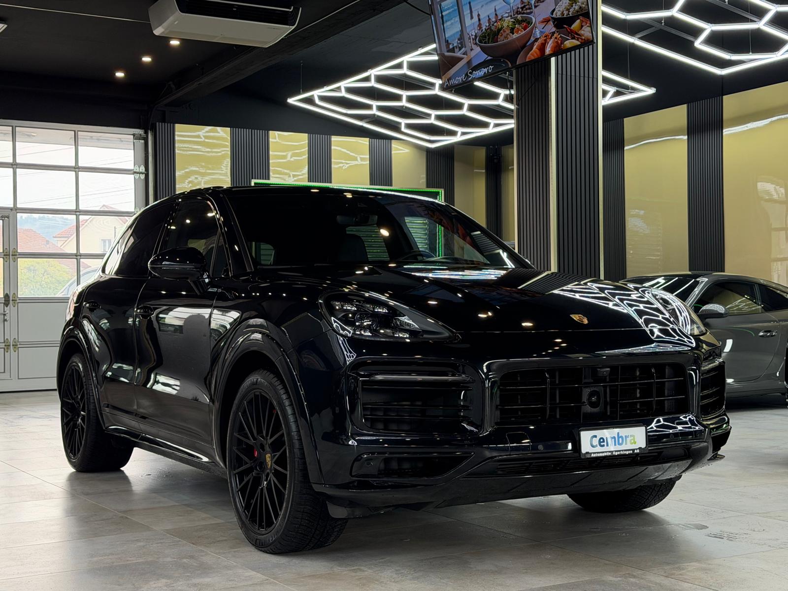PORSCHE Cayenne 4.0 V8 GTS-showroom-element-2