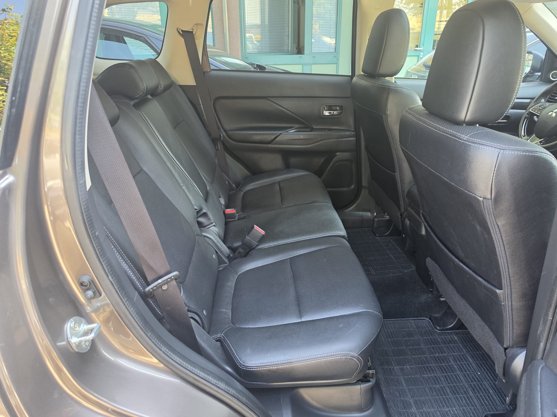MITSUBISHI Outlander 2.2 DID Diamond 4WD Automatic-image-20