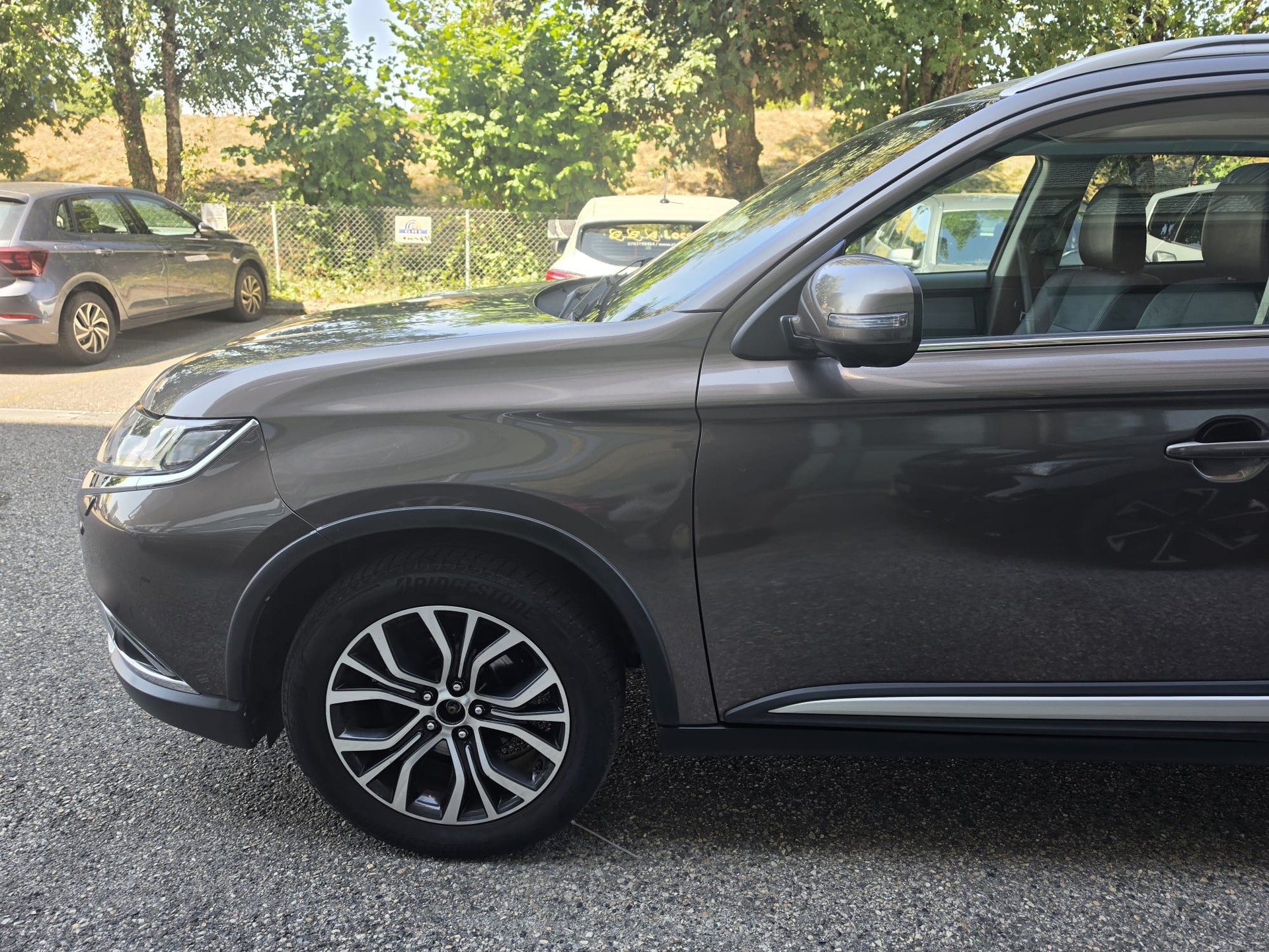 MITSUBISHI Outlander 2.2 DID Diamond 4WD Automatic-image-8