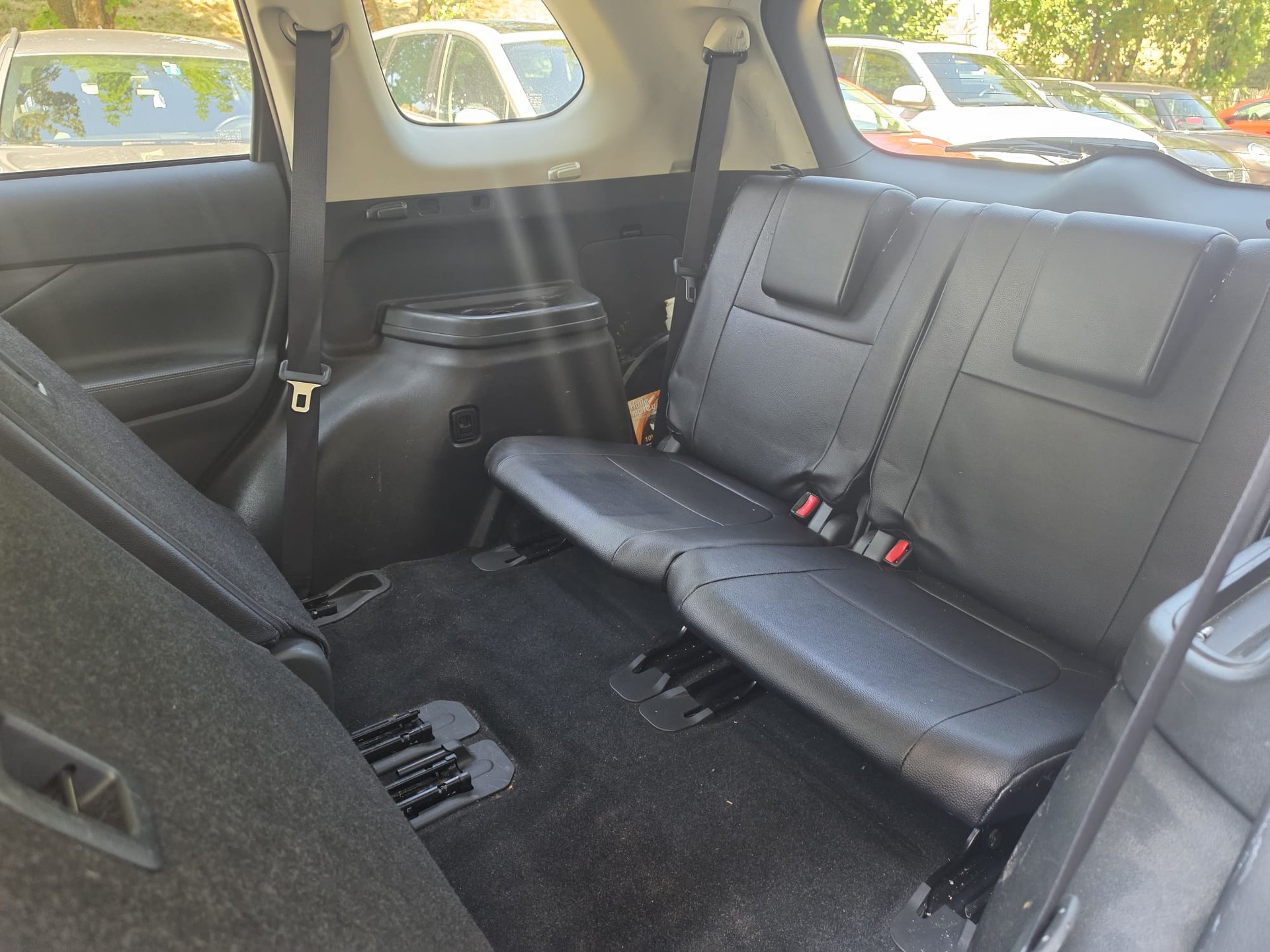 MITSUBISHI Outlander 2.2 DID Diamond 4WD Automatic-image-24