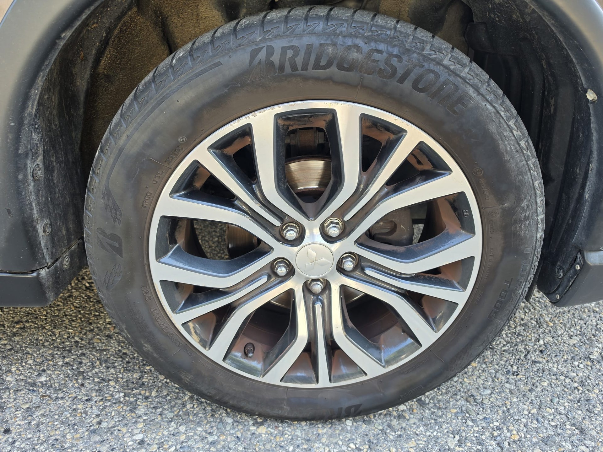 MITSUBISHI Outlander 2.2 DID Diamond 4WD Automatic-image-29