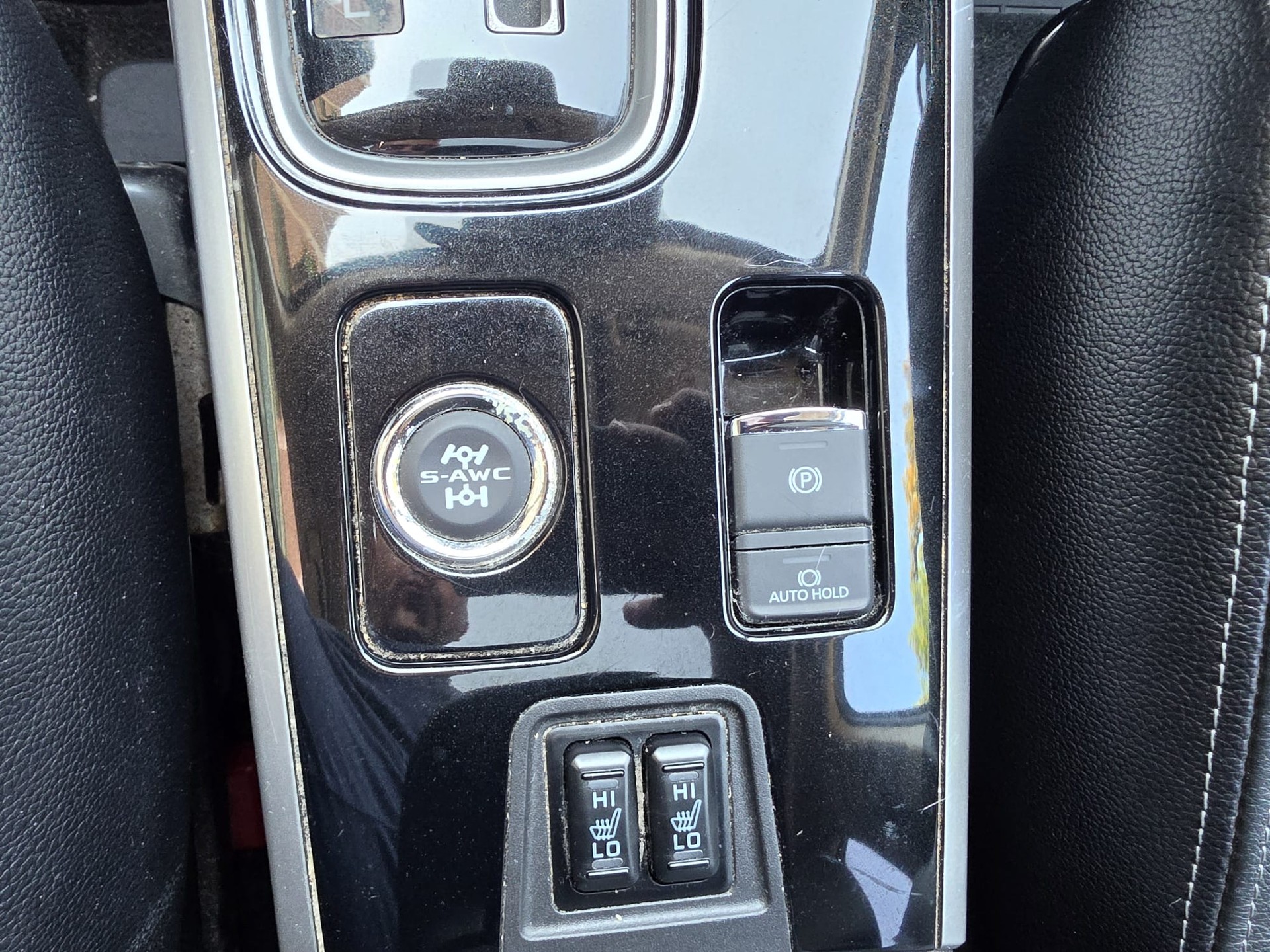 MITSUBISHI Outlander 2.2 DID Diamond 4WD Automatic-image-17