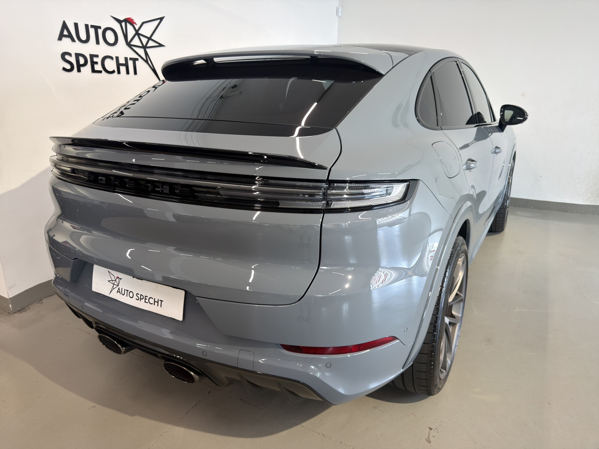 PORSCHE Cayenne Coupé GTS Tiptronic-showroom-element-3