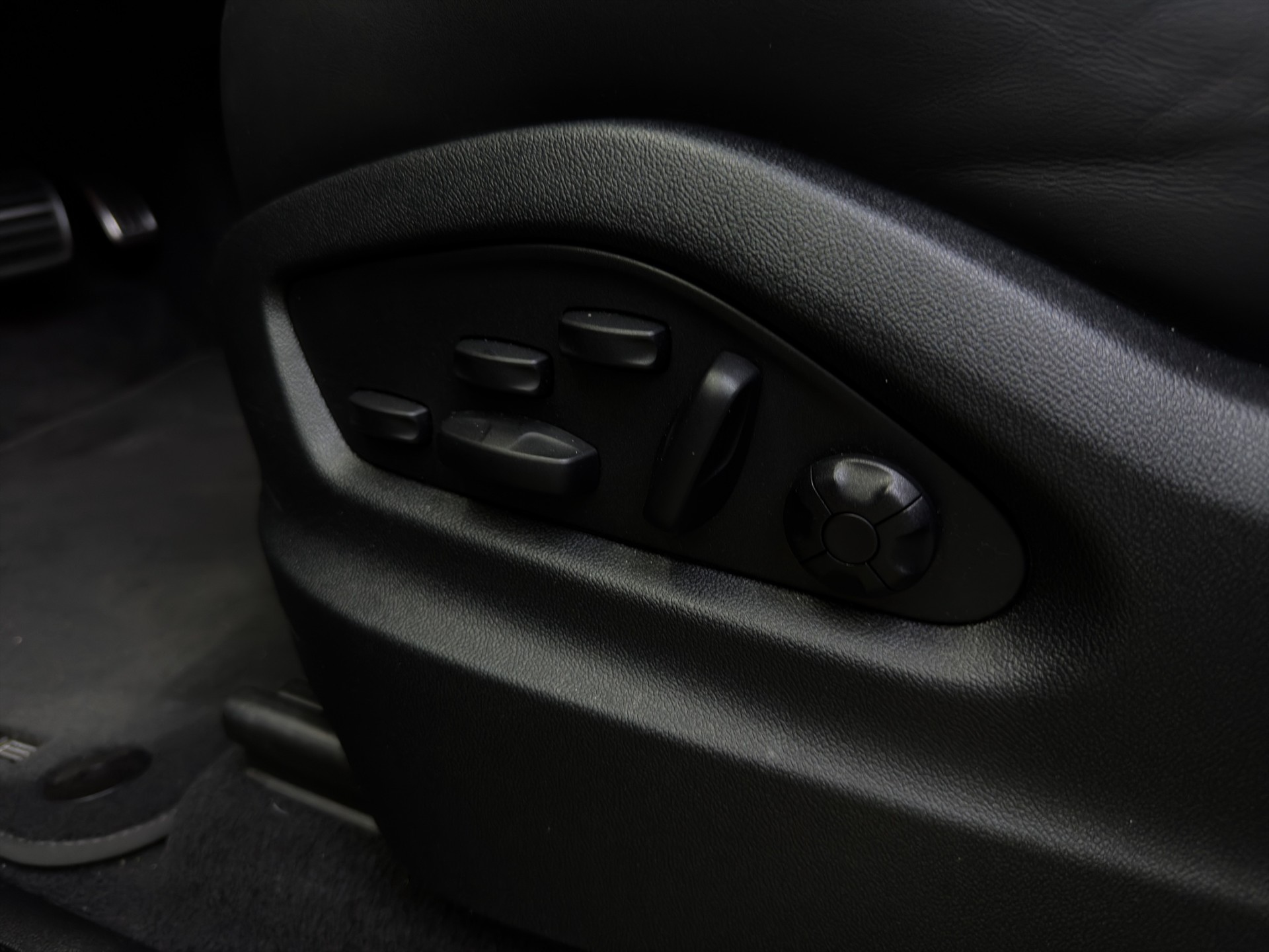PORSCHE Cayenne Coupé GTS Tiptronic-image-20