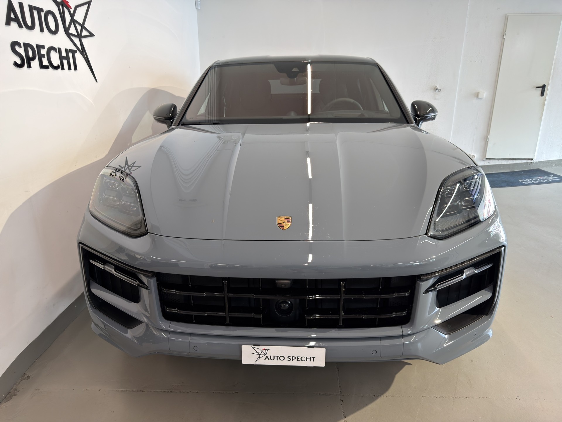 PORSCHE Cayenne Coupé GTS Tiptronic-showroom-element-2