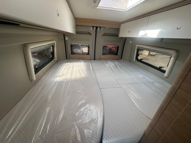 ROADCAR R640 GSR2 AT8-image-7