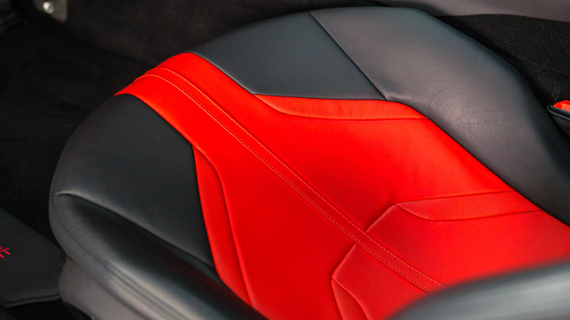FERRARI 812 Superfast-image-21