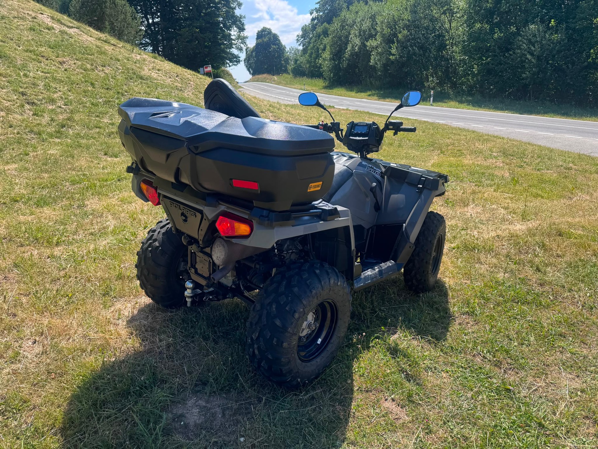 POLARIS Sportsman 570 4x4-image-4