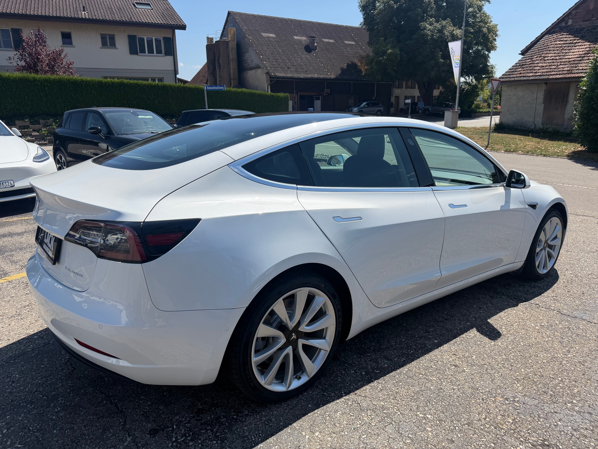 TESLA Model 3 Long Range Dual Motor AWD-image-5