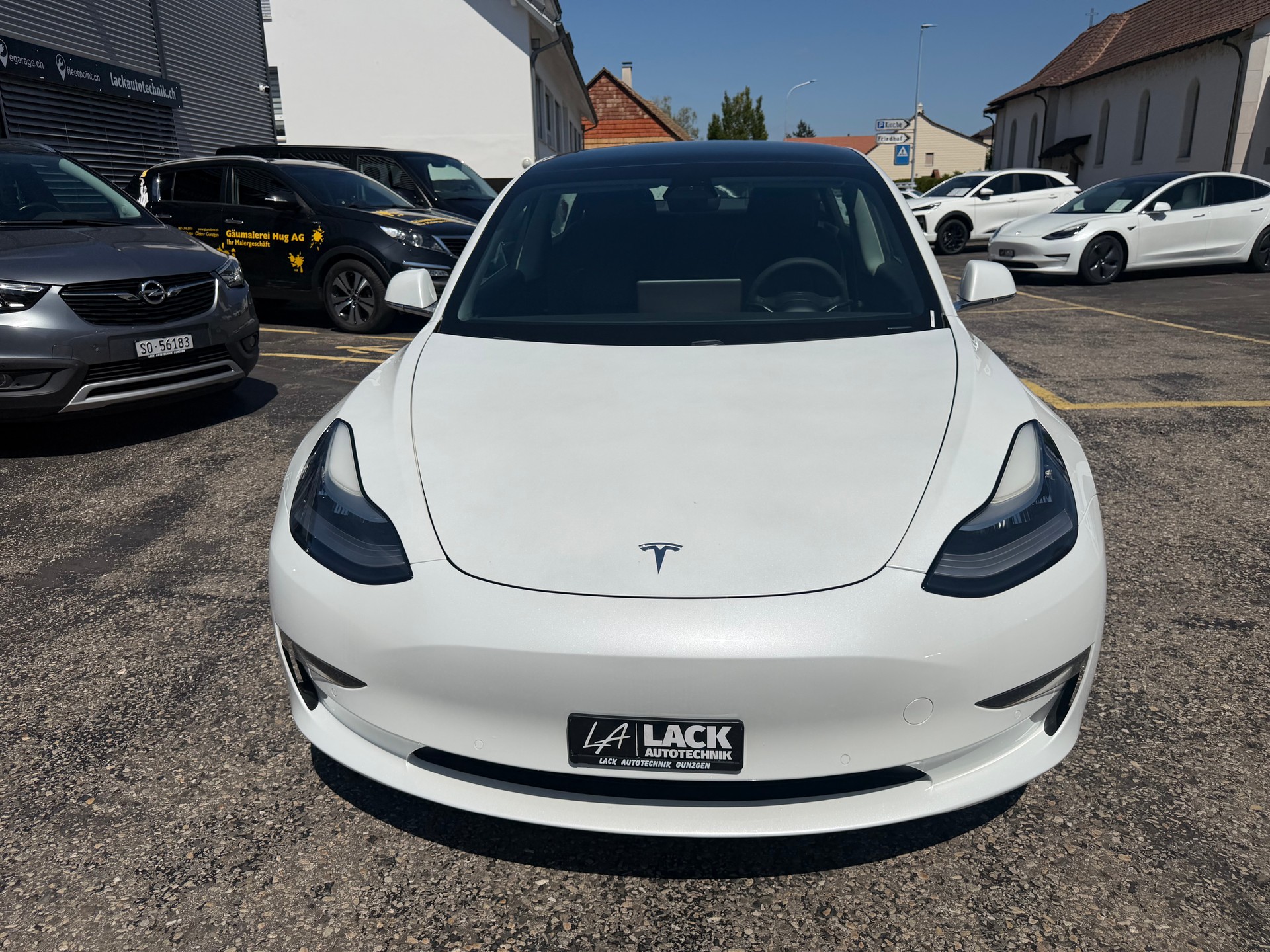 TESLA Model 3 Long Range Dual Motor AWD-showroom-element-2