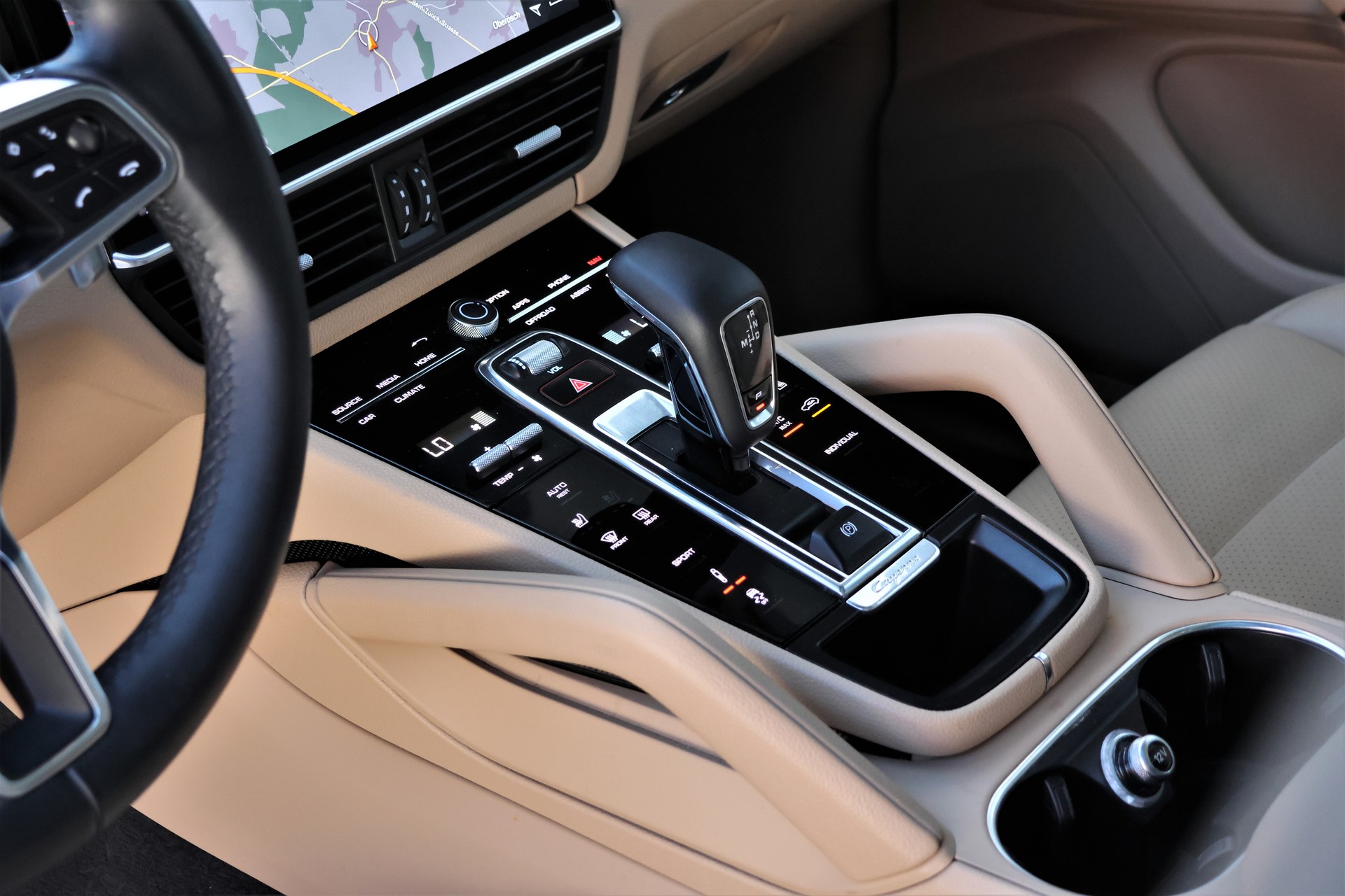 PORSCHE Cayenne (CH)-image-10