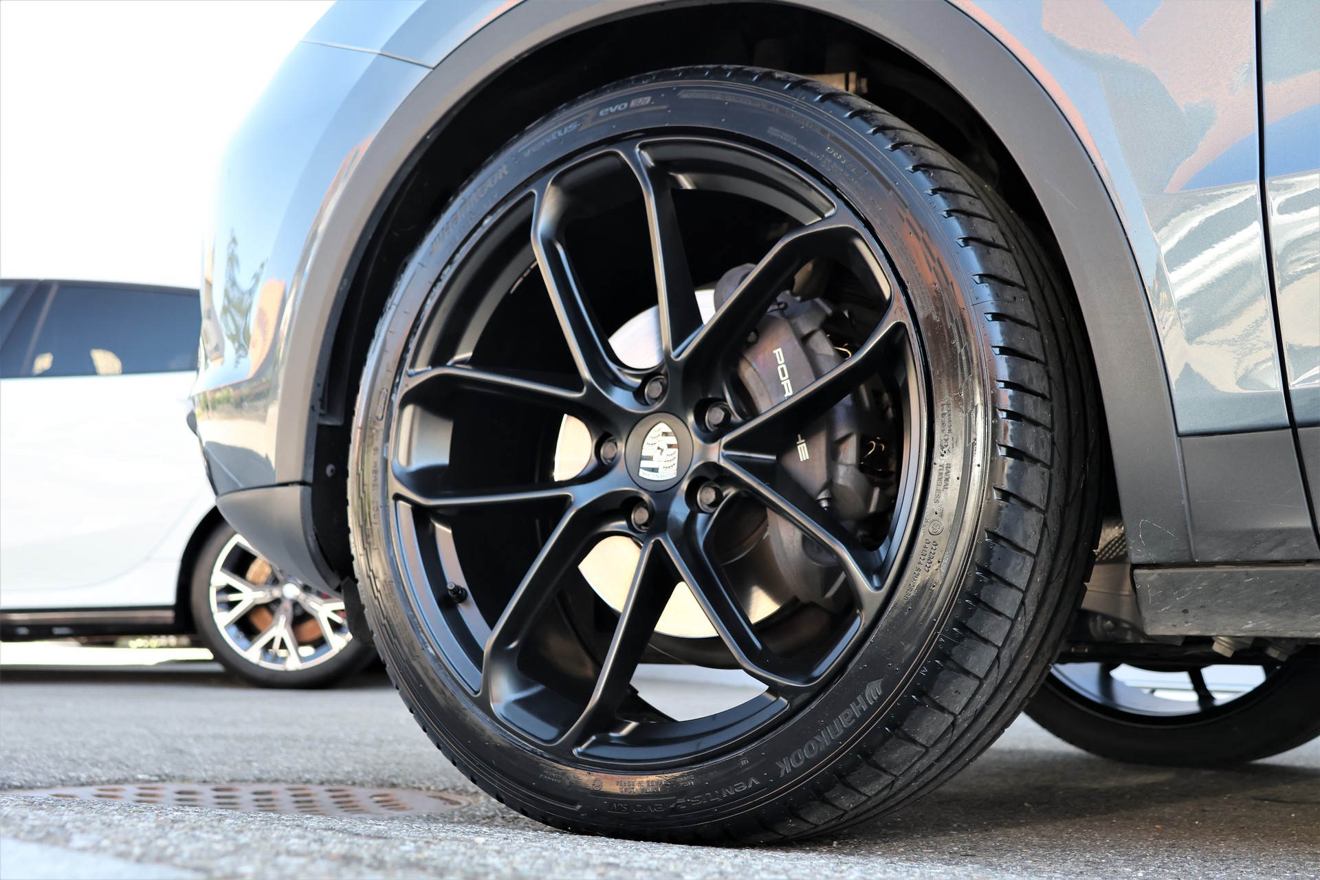 PORSCHE Cayenne (CH)-image-7
