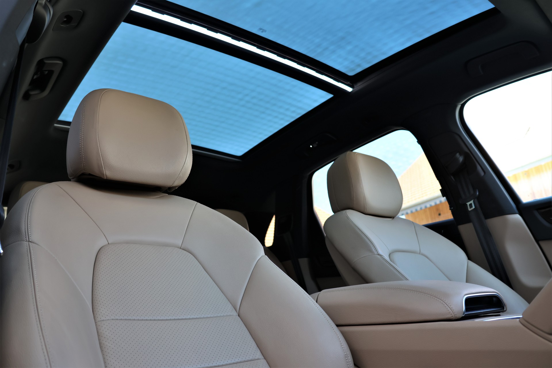 PORSCHE Cayenne (CH)-image-19