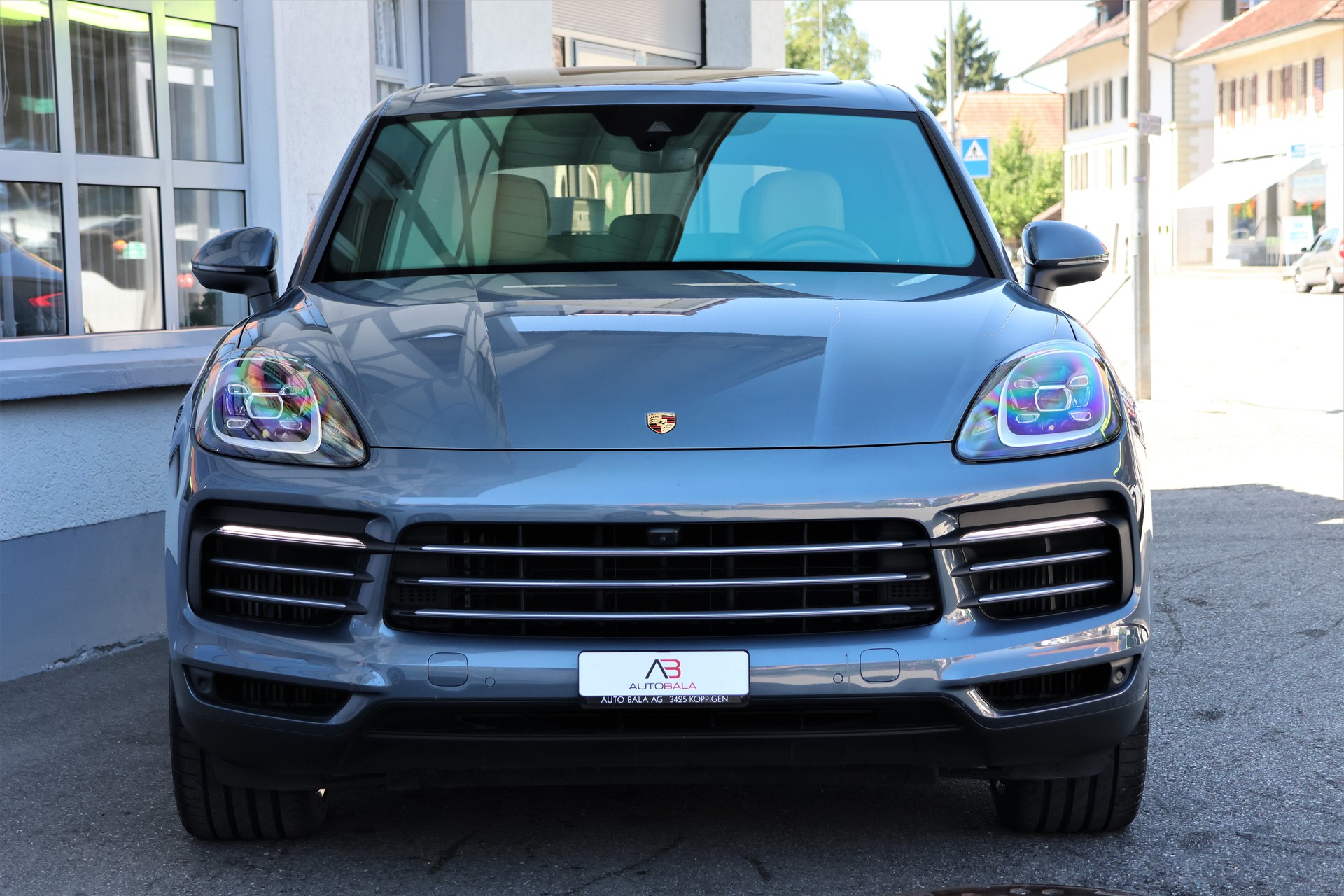 PORSCHE Cayenne (CH)-showroom-element-1