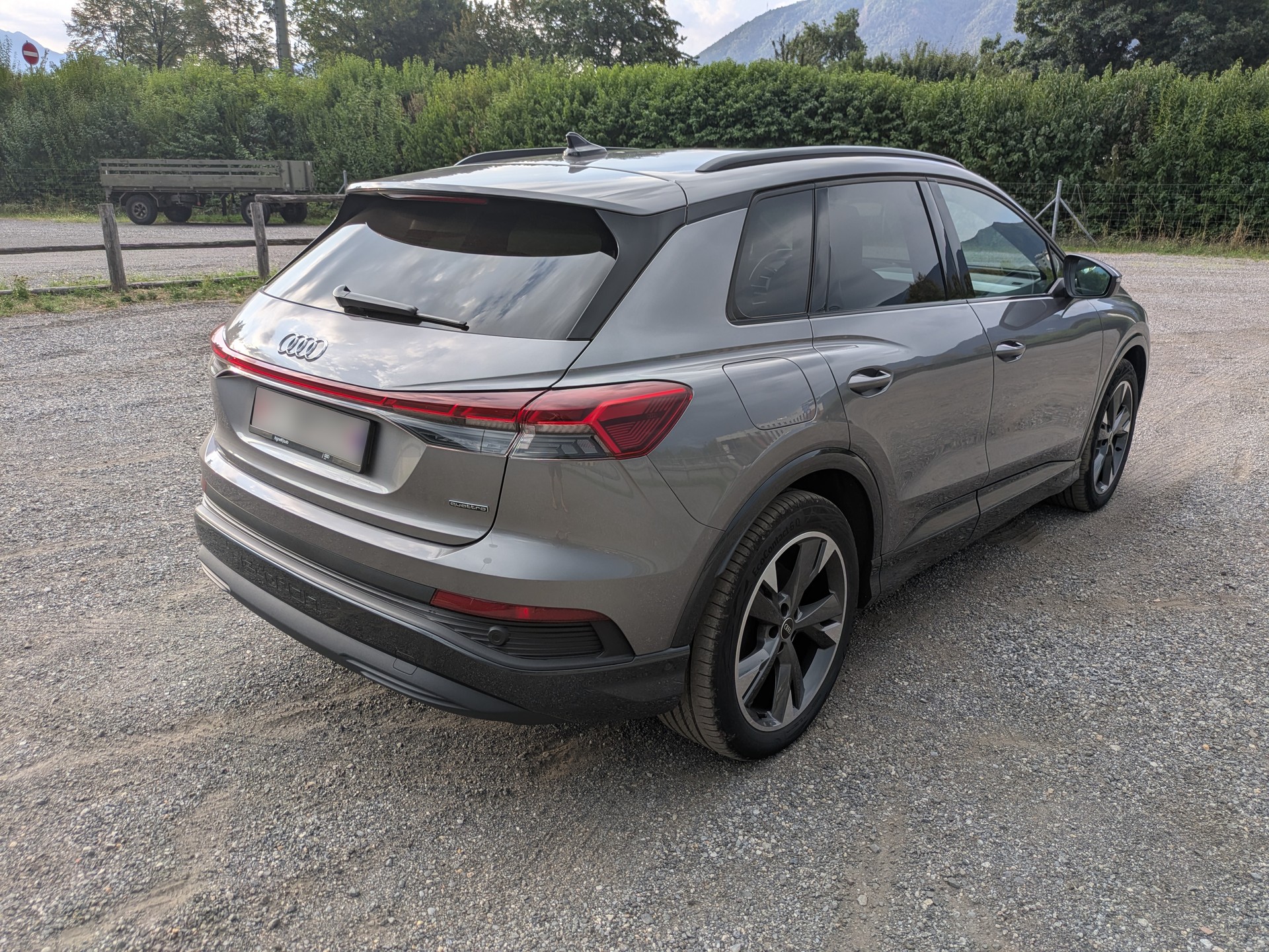 AUDI Q4 e-tron 45 quattro-image-2