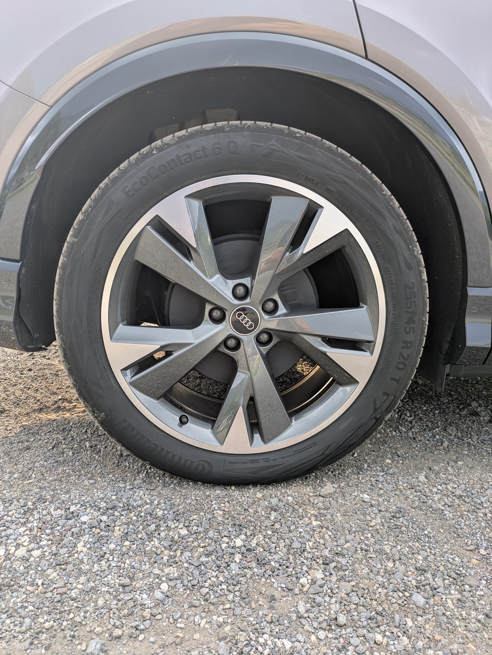 AUDI Q4 e-tron 45 quattro-image-16