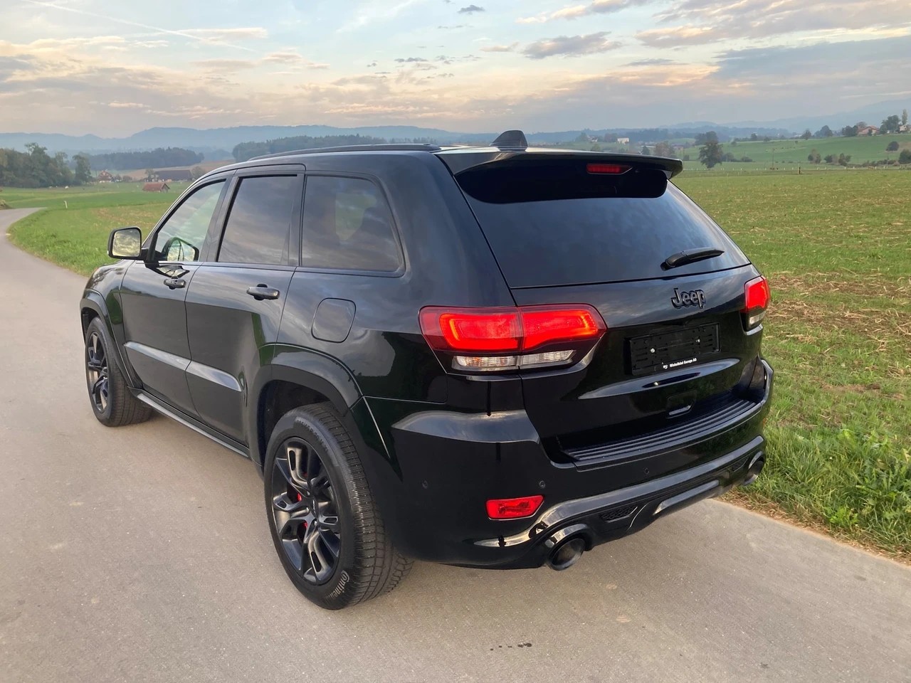 JEEP Grand Cherokee 6.4 V8 HEMI SRT8 Automatic-image-3