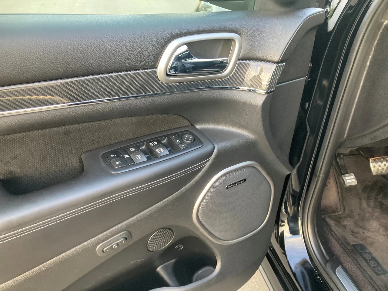 JEEP Grand Cherokee 6.4 V8 HEMI SRT8 Automatic-image-10