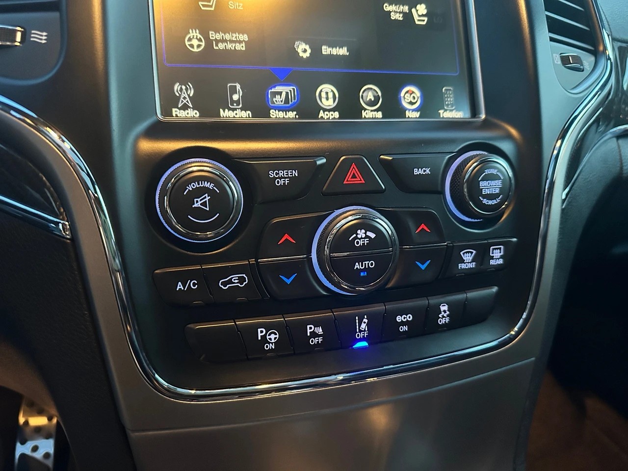 JEEP Grand Cherokee 6.4 V8 HEMI SRT8 Automatic-image-12