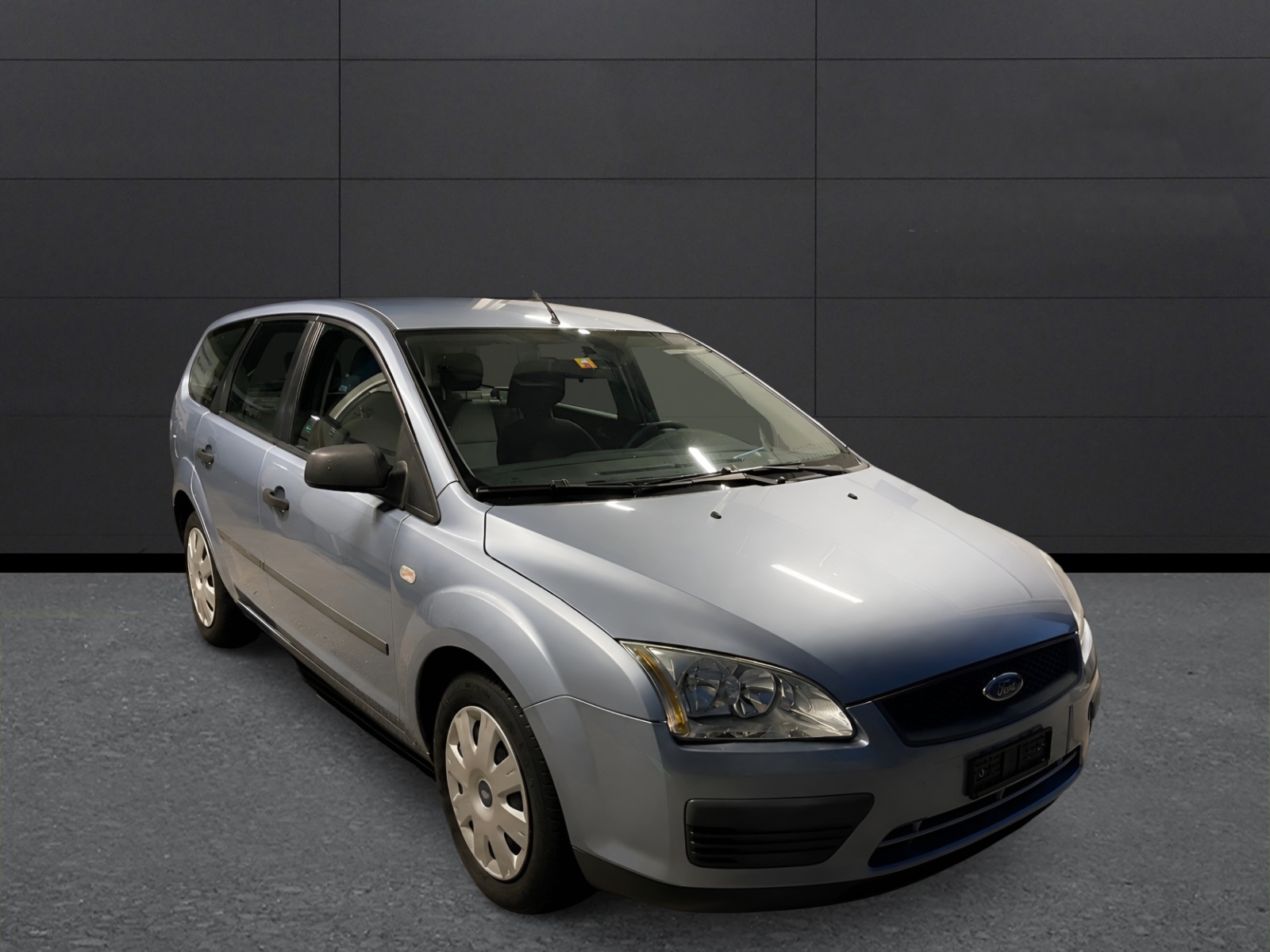 FORD Focus 2.0i 16V-showroom-element-2