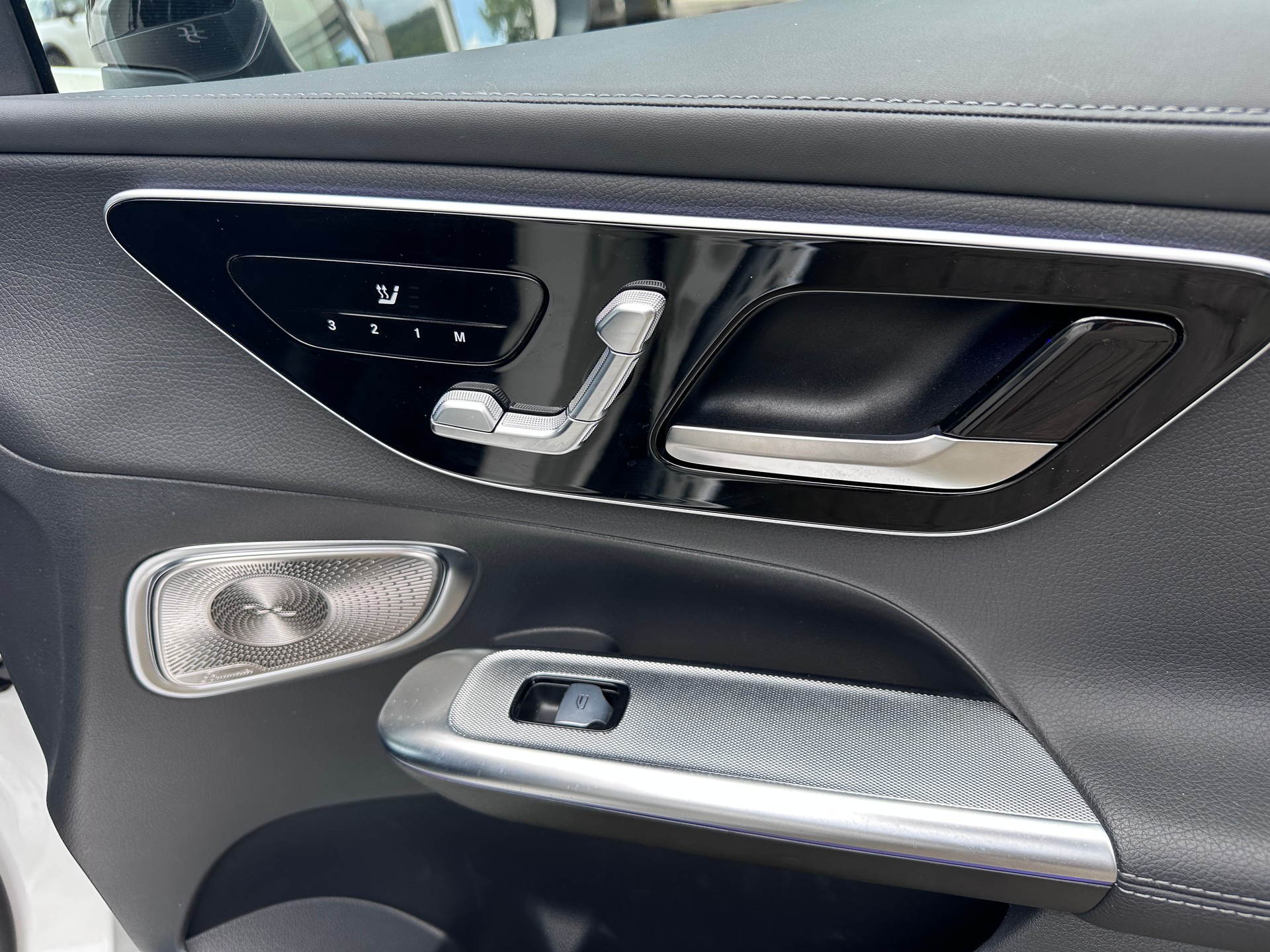 MERCEDES-BENZ GLC 400 e 4Matic 9G-Tronic-image-15
