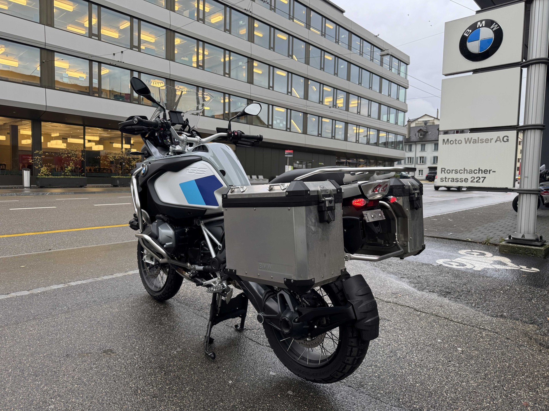 BMW R 1250 GS Adventure-image-2