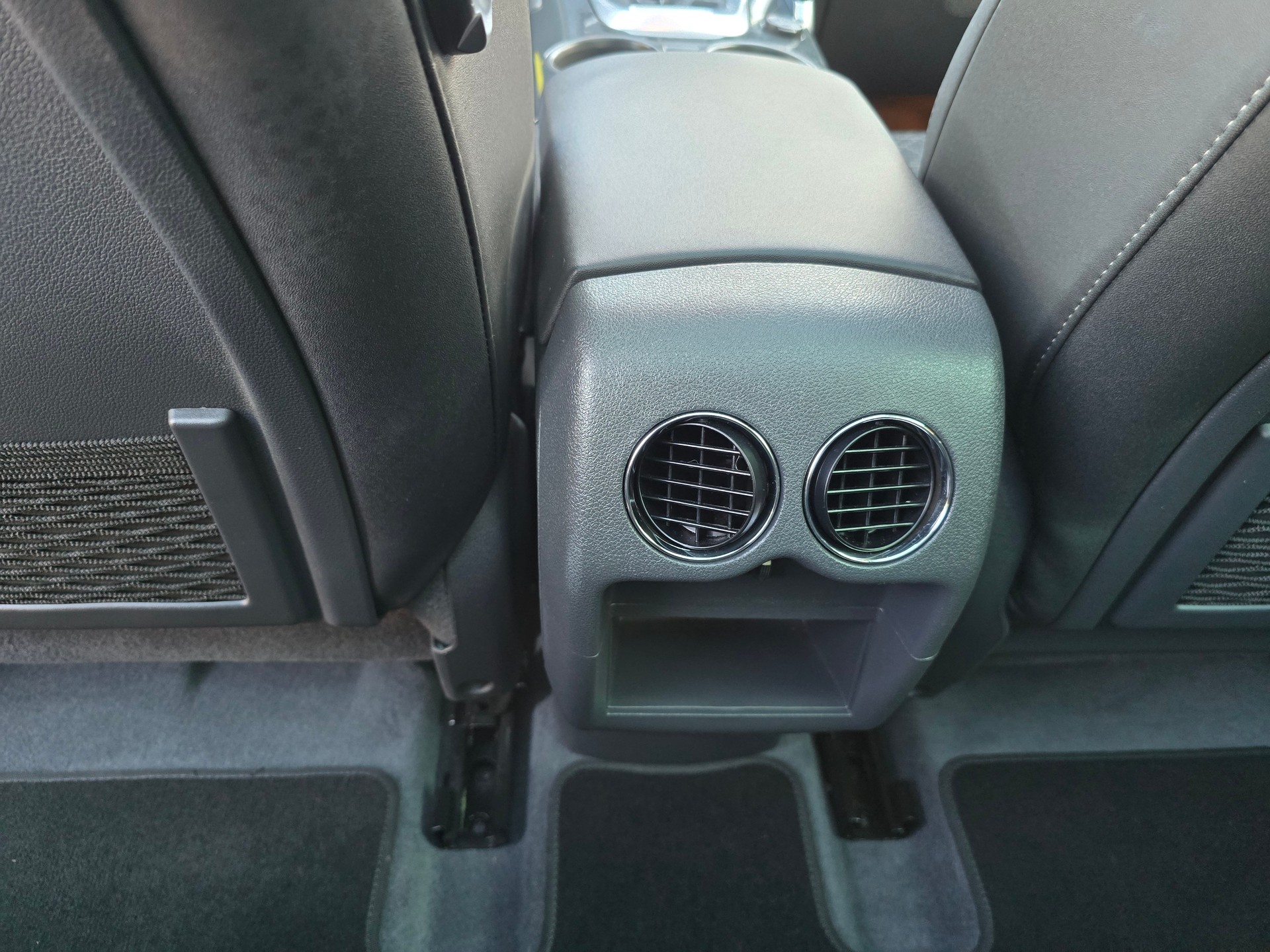 PEUGEOT 3008 1.6 16V T Platinum Tiptronic-image-17