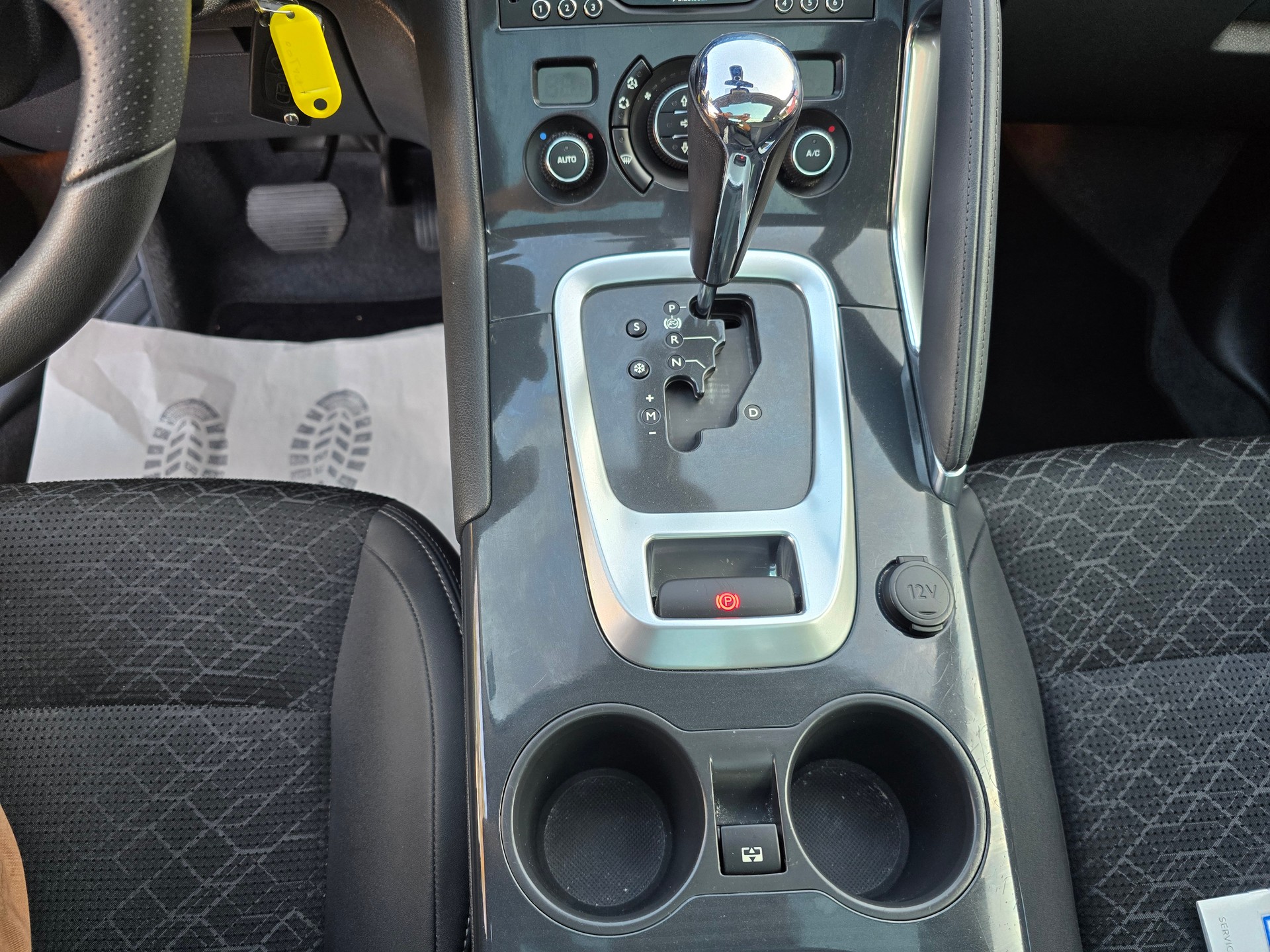 PEUGEOT 3008 1.6 16V T Platinum Tiptronic-image-22