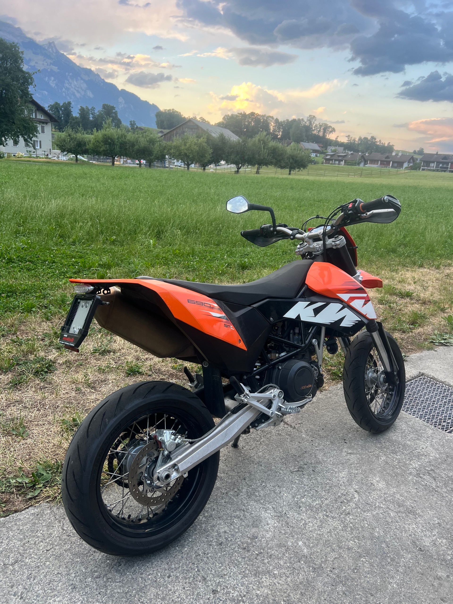 KTM 690 SMC R-image-4