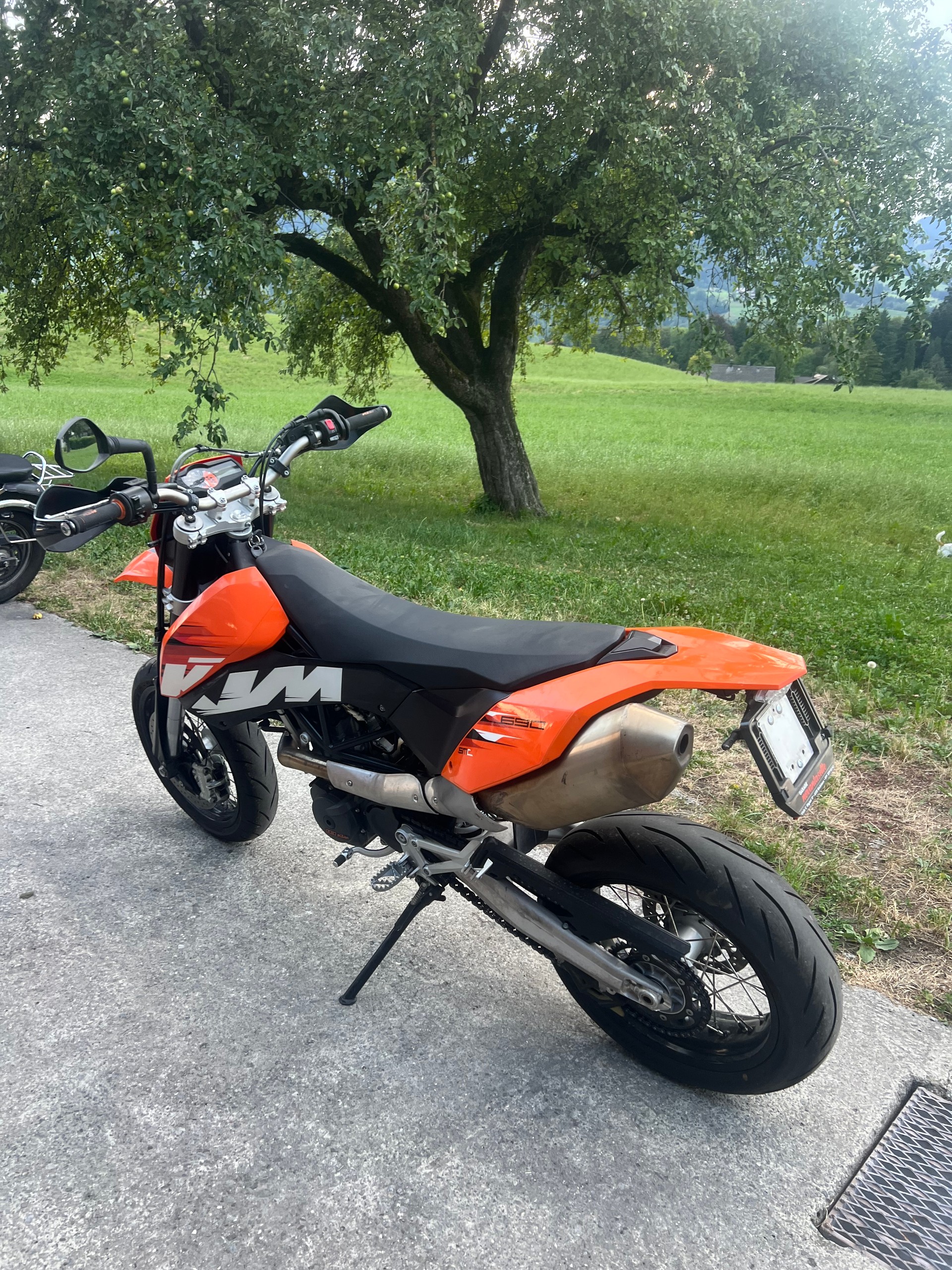 KTM 690 SMC R-image-3