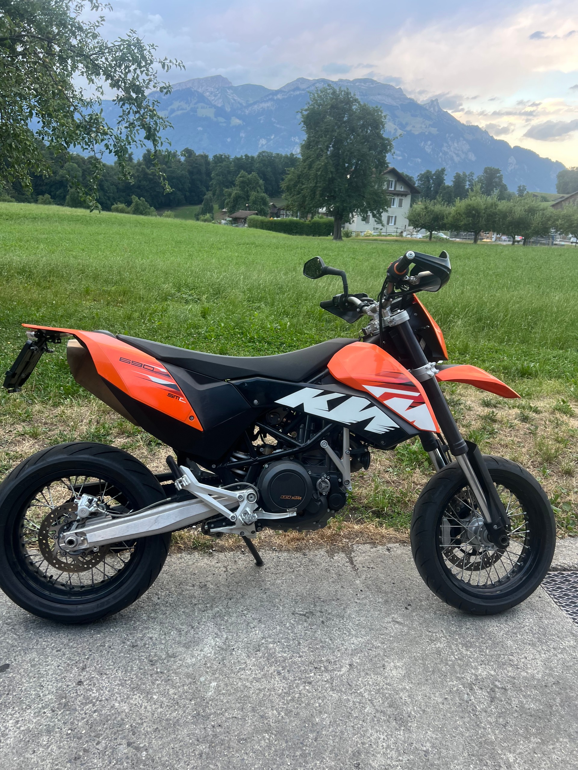 KTM 690 SMC R-image-0