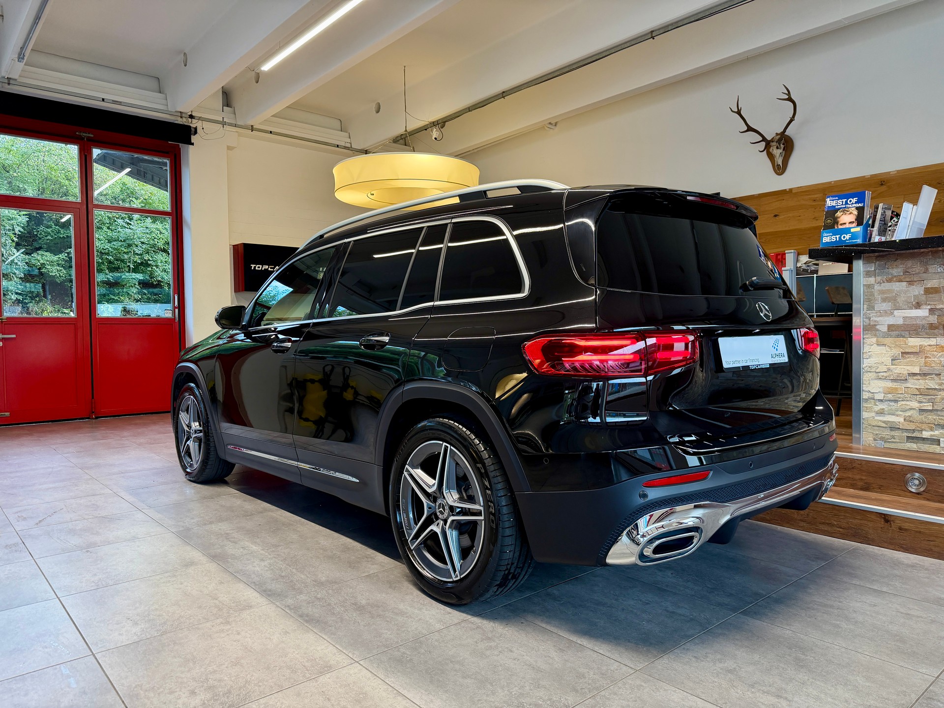 MERCEDES-BENZ GLB 250 4Matic 8G-Tronic AMG LINE-showroom-element-3
