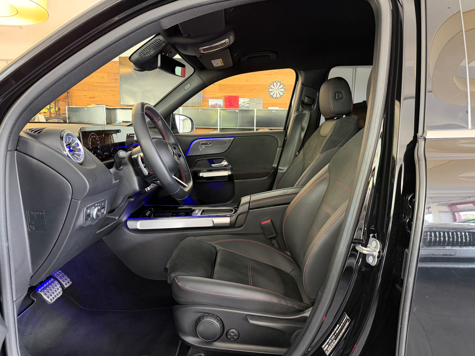 MERCEDES-BENZ GLB 250 4Matic 8G-Tronic AMG LINE-image-9