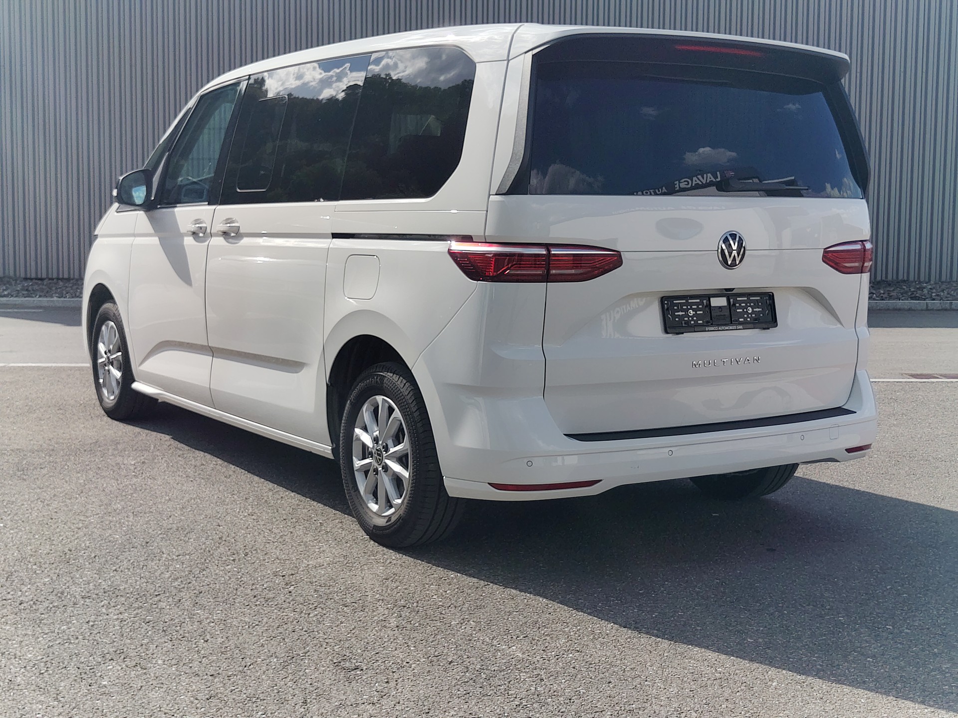 VW Multivan 1.5 TSI Liberty DSG-showroom-element-2