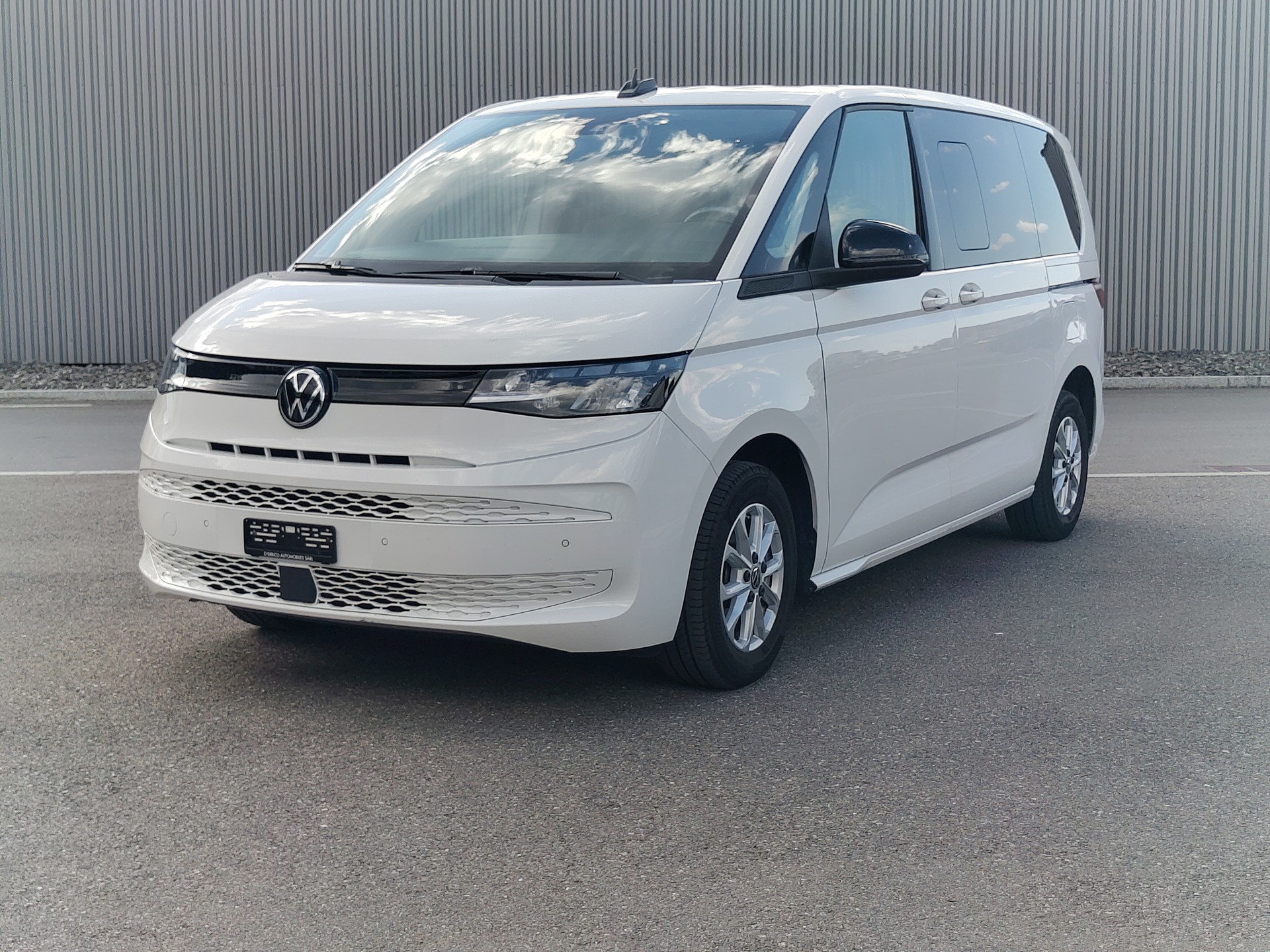 VW Multivan 1.5 TSI Liberty DSG-showroom-element-1