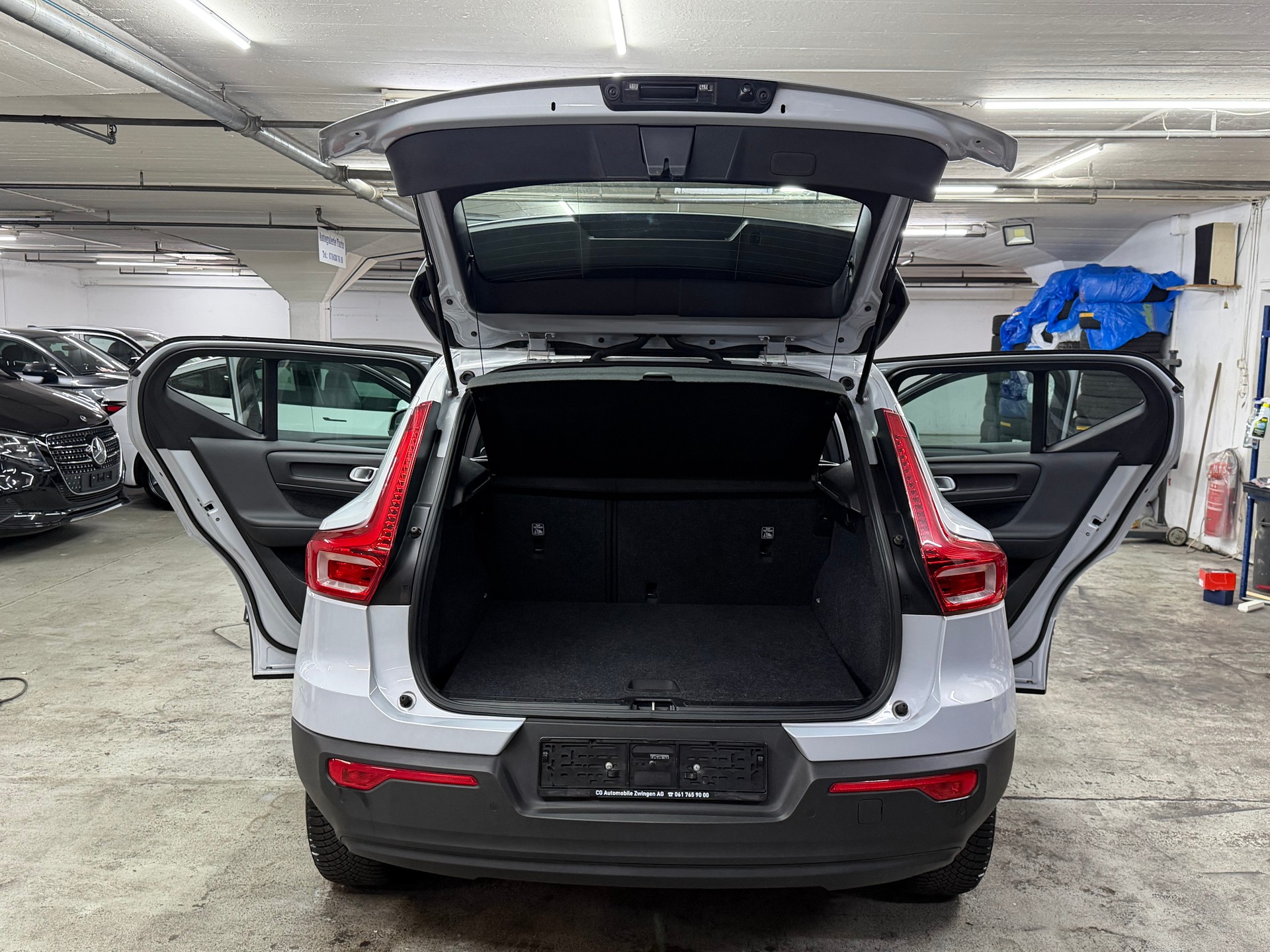 VOLVO XC40 T2 Momentum Geartronic-image-7