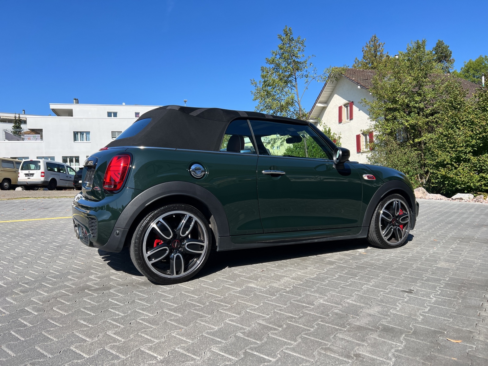 MINI Cooper John Cooper Works Cabriolet Steptronic-showroom-element-3