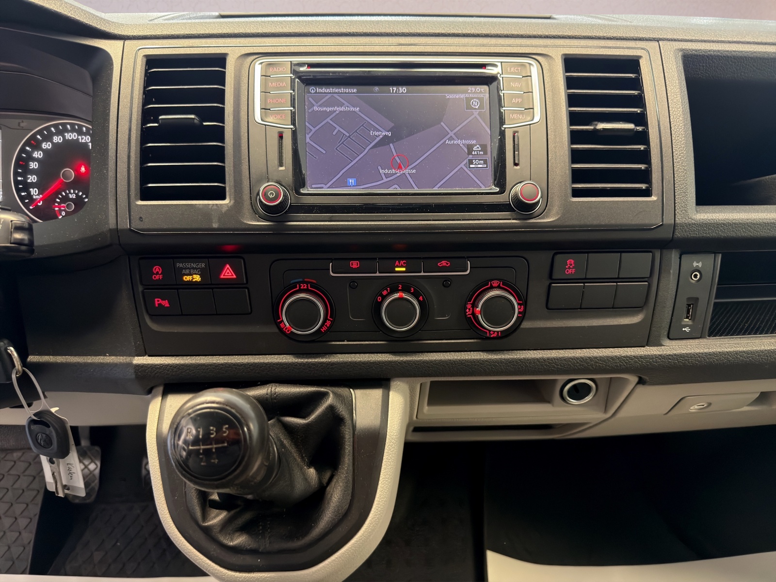 VW T6 2.0 TDI-image-17