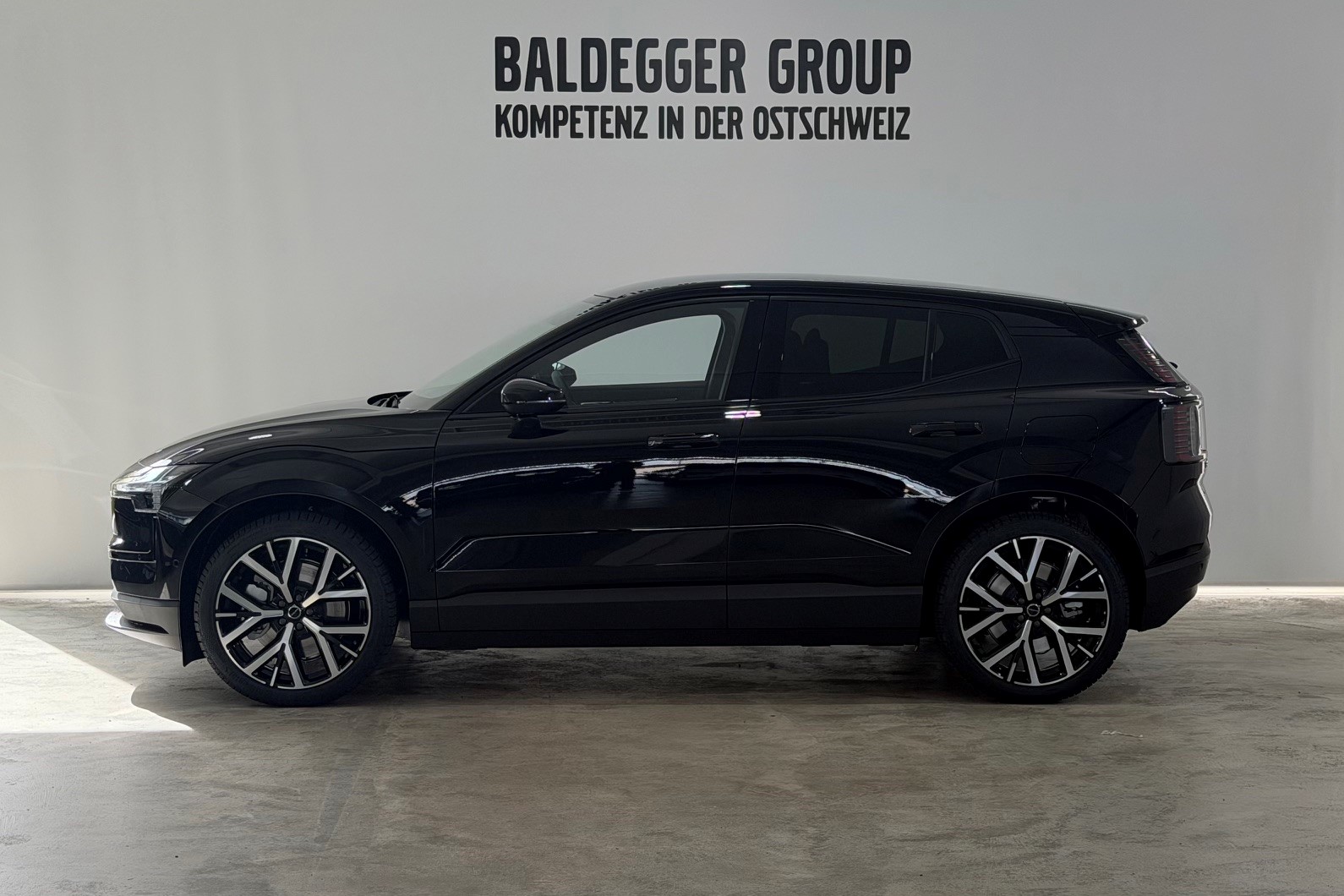 VOLVO EX 30 P8 Ultra AWD-showroom-element-2