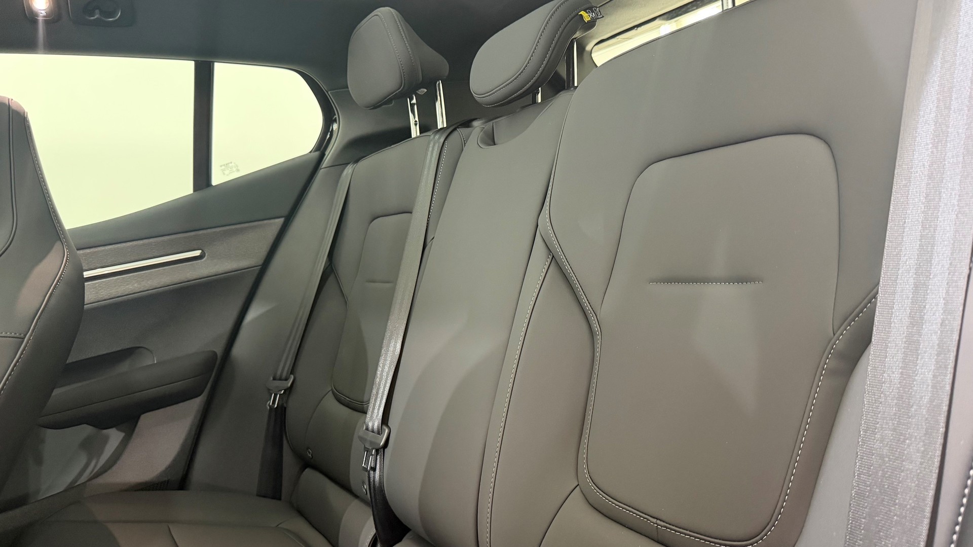 VOLVO EX 30 P8 Ultra AWD-image-6