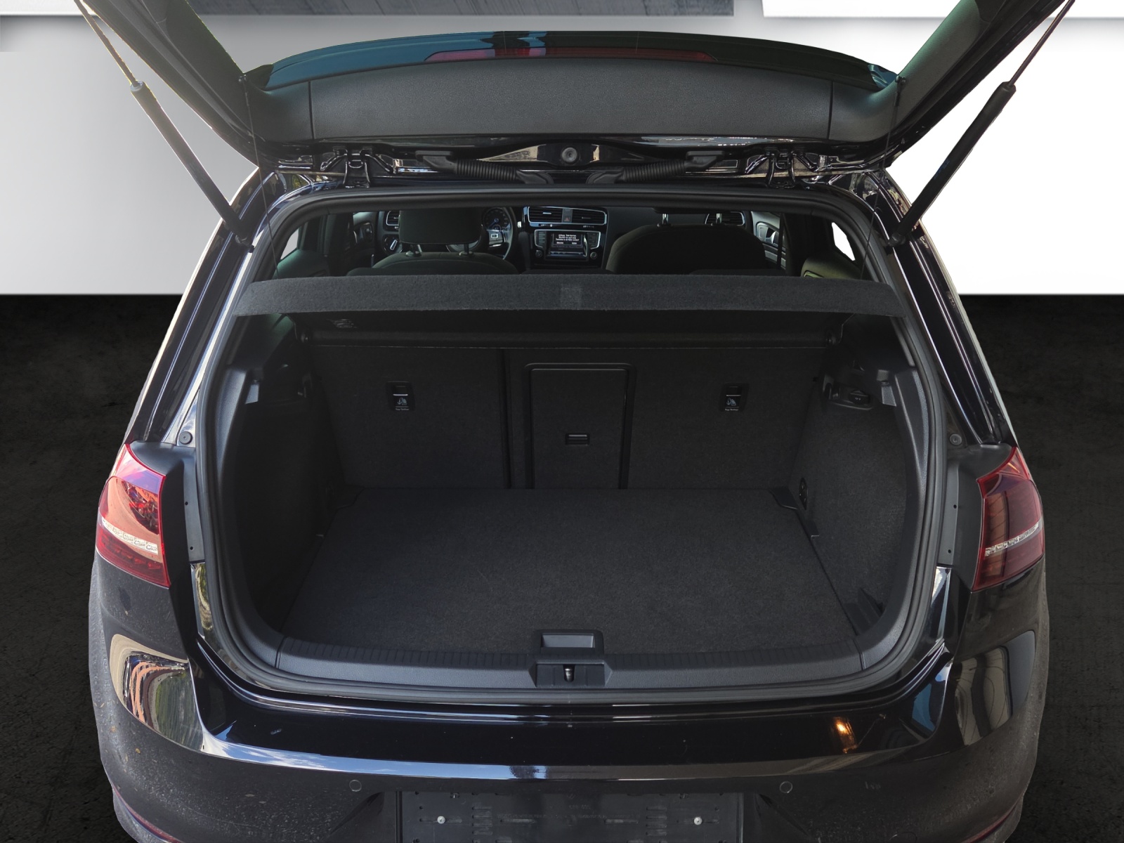 VW Golf 2.0 TSI R 4Motion DSG-image-18