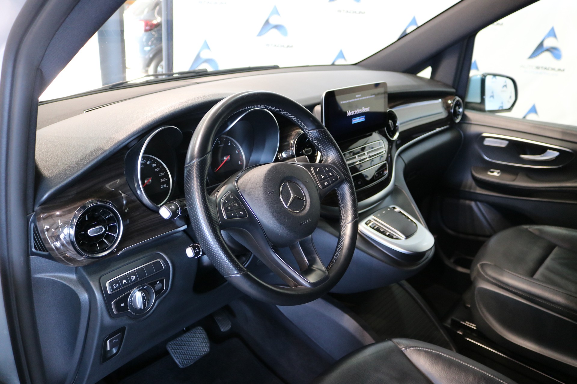 MERCEDES-BENZ V 250 d lang Avantgarde 4Matic G-Tronic-showroom-element-2