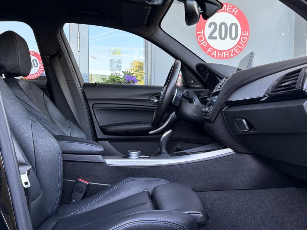 BMW M140i xDrive Steptronic-image-9