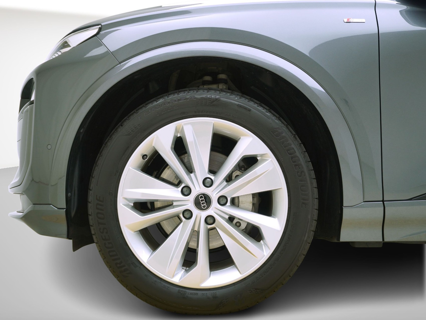 AUDI Q6 e-tron S line quattro **Audi Werksgarantie bis 01/2031**-image-7