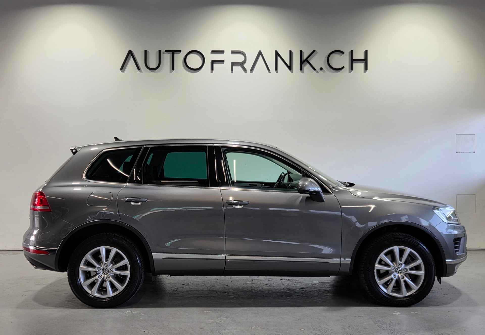 VW Touareg 3.0 V6 TDI 262 BMT TT 4Xm-showroom-element-1