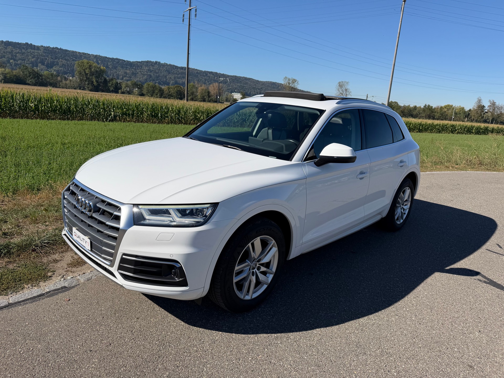 AUDI Q5 2.0 TDI sport quattro-showroom-element-1
