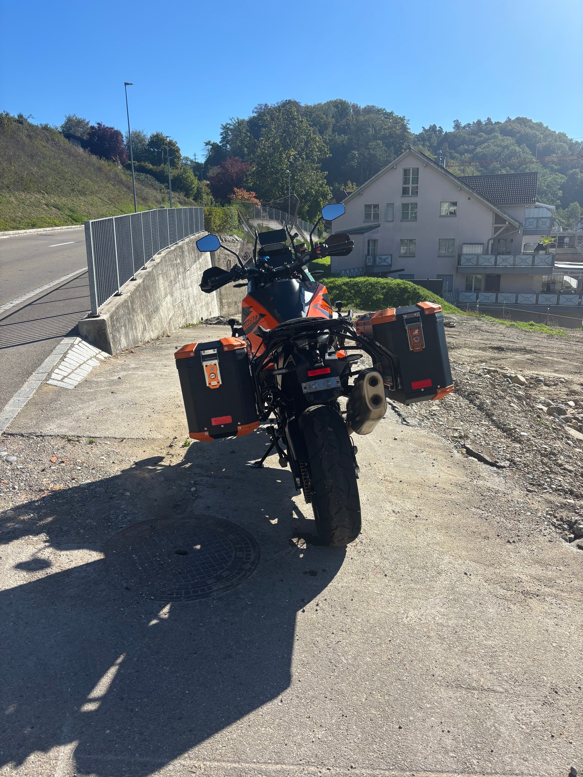 KTM 1290 Super Adventure S-image-1