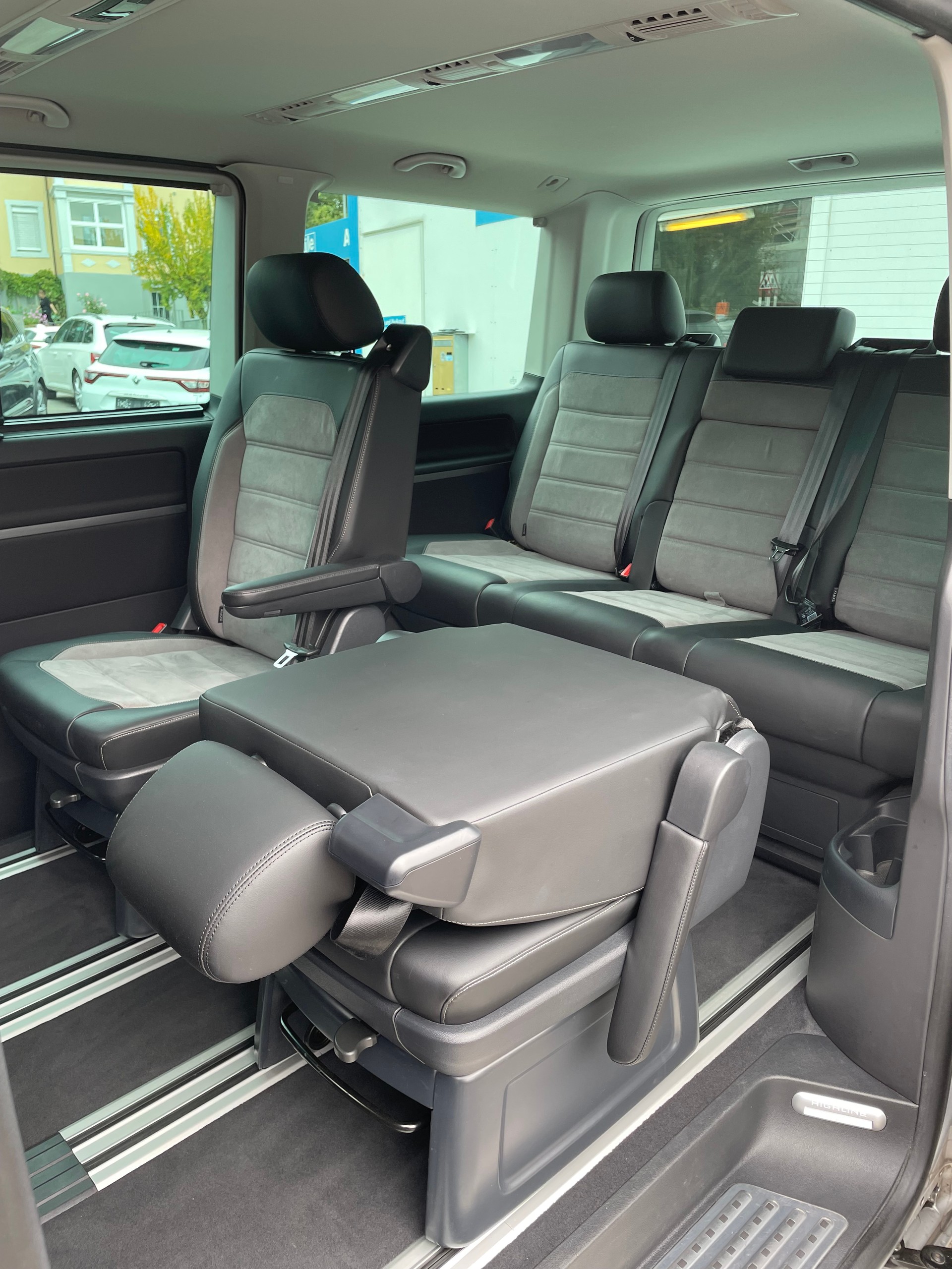 VW T6.1 Multivan 2.0 TDI Highline Liberty DSG-image-10