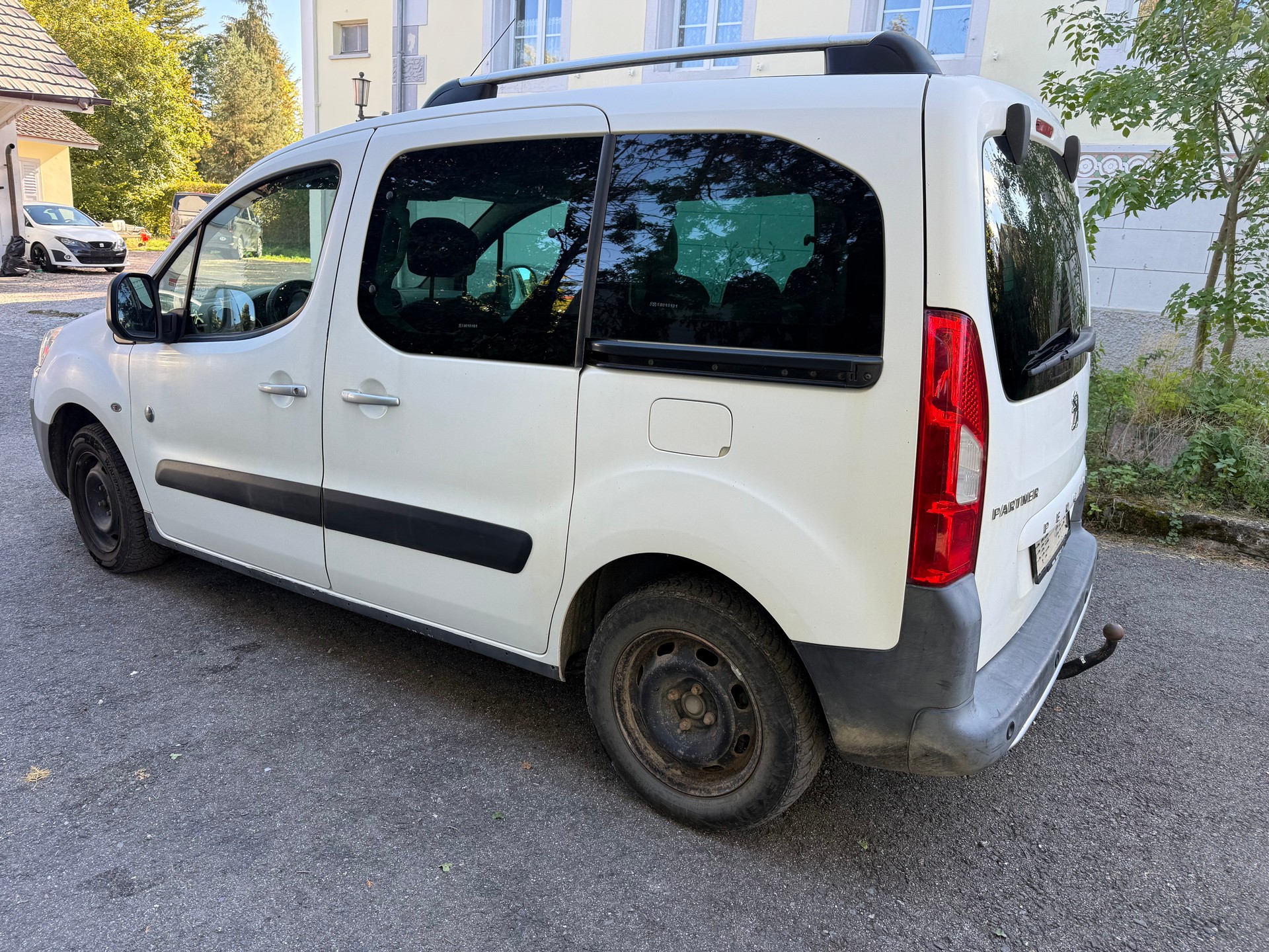 PEUGEOT PARTNER-image-3